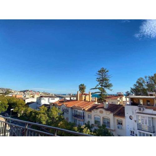 Atico con terraza Frente Playa Pedregalejo