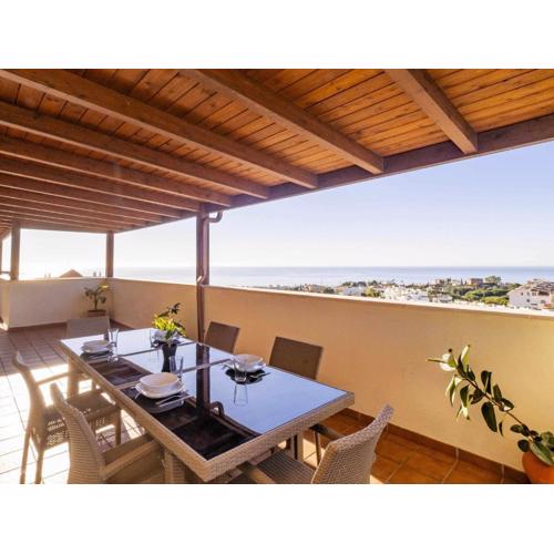 Ático con vistas al mar piscina y parking