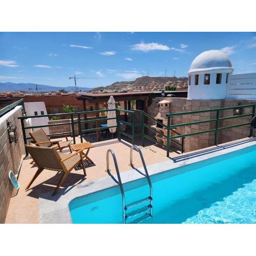 ÁTICO DUPLEX ESPECTACULAR MARMOLADO con PISCINA PRIVADA!