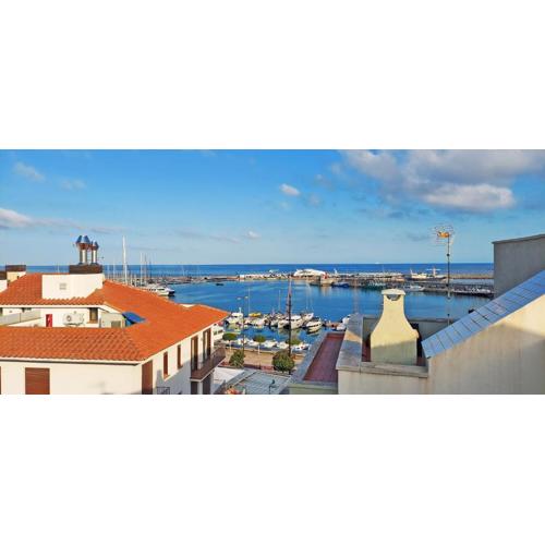 Ático espacioso en el Mediterráneo con vistas al puerto de Cambrils