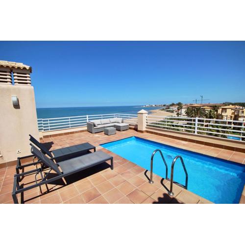 Ático frontal al mar con piscina privada by homeprive