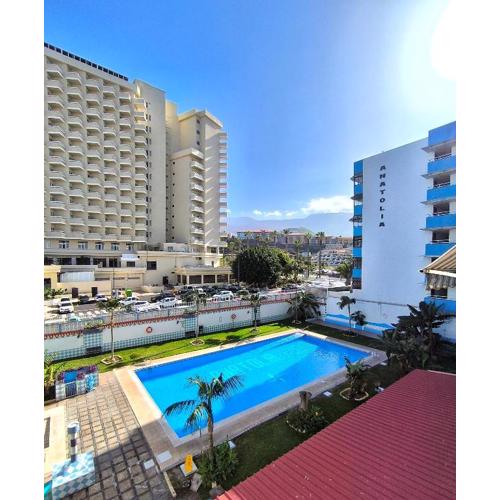 ATLANTICO - pool, AC, parking, close to the beach and city center