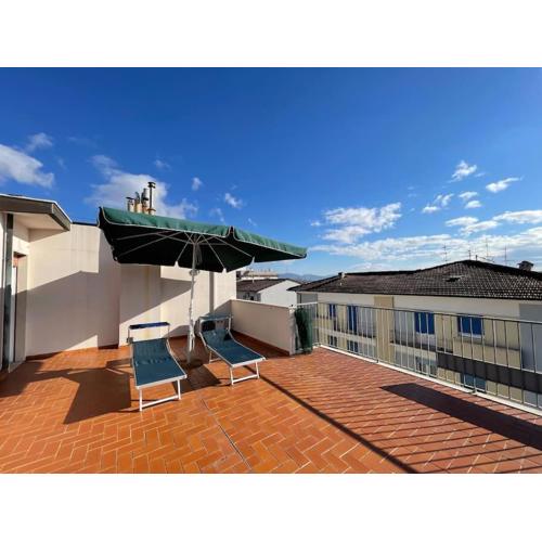 Attico ampio e luminoso con terrazza panoramica