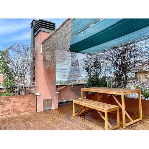 Attico con Garage e Ampia Terrazza Privata