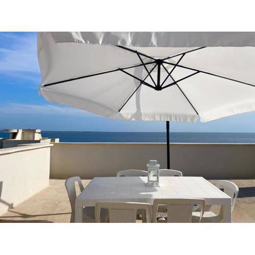 Attico con terrazza vista mare