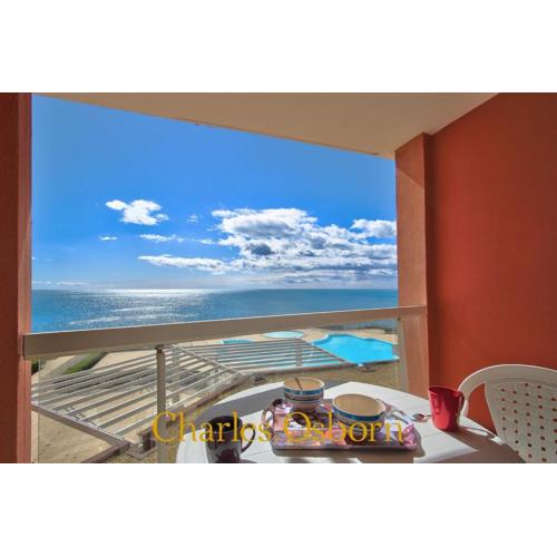 Au Cayenne, terrasse et vue mer