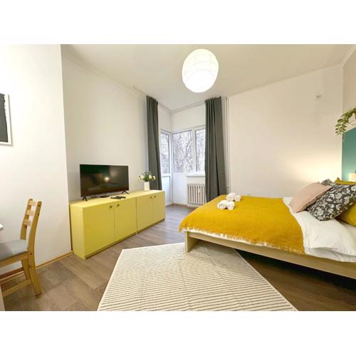 Aurora Abode - Top Center 1 BDR Fast Wi-fi