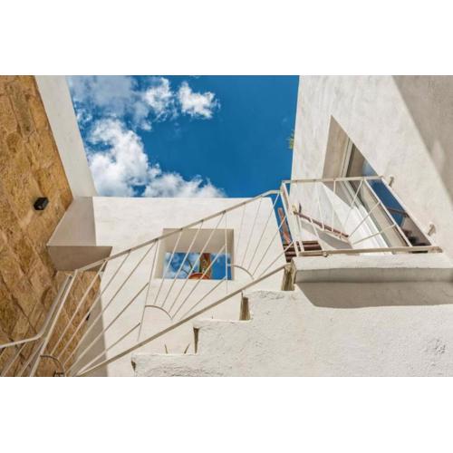 Authentic 1st FL apartment at the 3 cities Marina