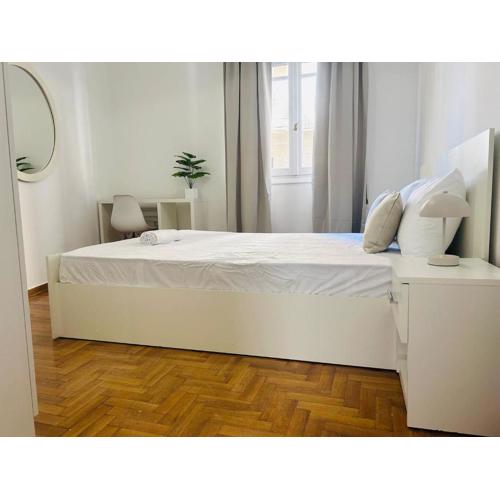 Authentic 4 Bd Athenian Apartment in Kipseli