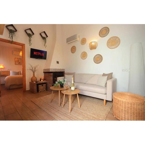 Authentic Spanish House with Terrace 10min Beach Walk