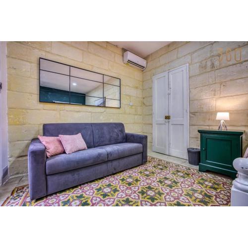 Authentic studio with Maltese Balcony in Bormla by 360 Estates