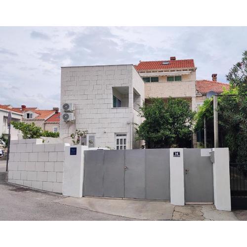 AVA Studio apartment and Room