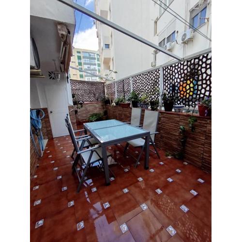 Ave 26, piso junto playa