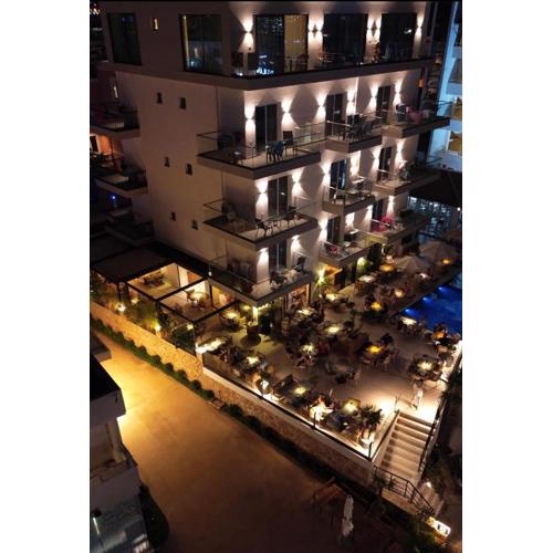 Avenue Hotel