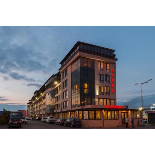 Avenue Hotel