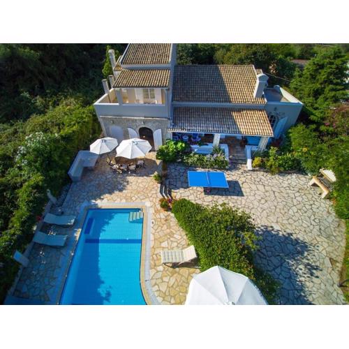 Avlaki Beach House,stylish villa in Kassiopi