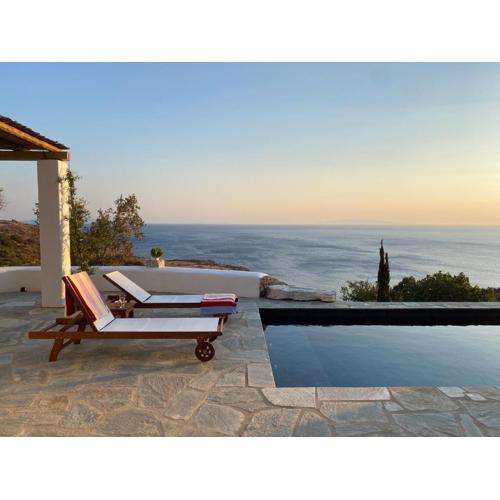 AVRA, a serene Cycladic villa with private pool overlooking the Aegean Sea