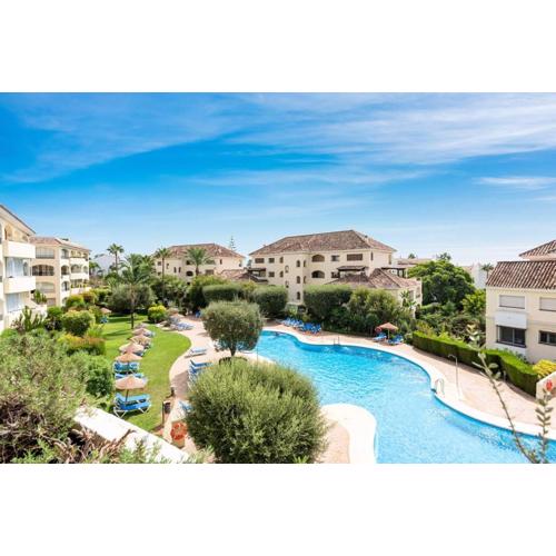 Awesome 3 Br Apart. w/ 4 Terraces, Pool & Parking