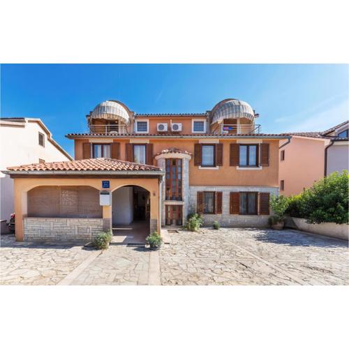Awesome Apartment In Fazana With Wifi