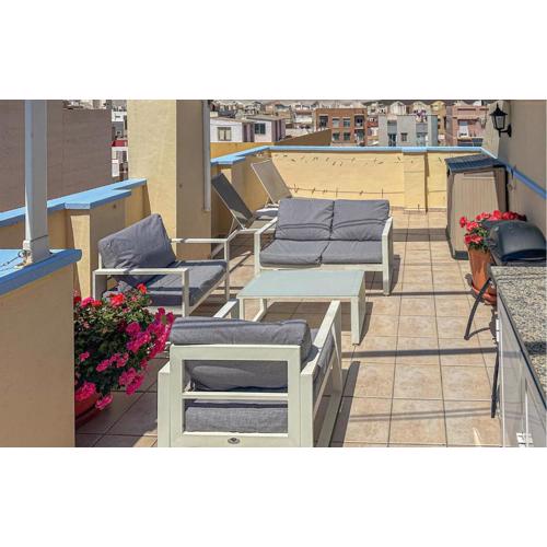 Awesome Apartment In Santa Pola