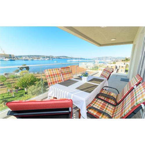 Awesome Apartment In Seget Donji