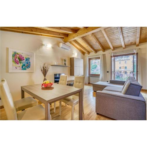 Awesome Apartment In Toscolano Maderno