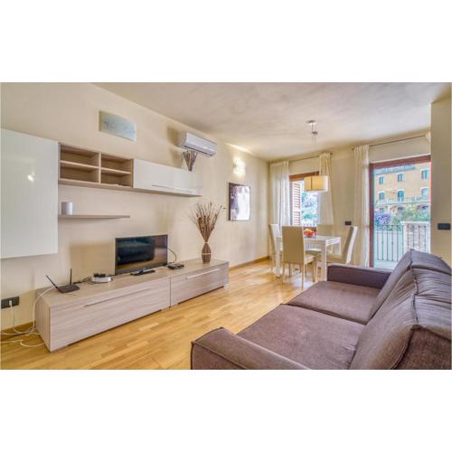 Awesome Apartment In Toscolano Maderno