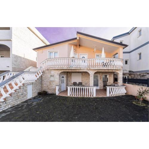 Awesome Apartment In Vir With Wi-Fi