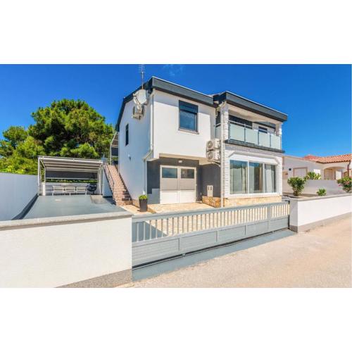 Awesome Apartment In Vir With Wifi
