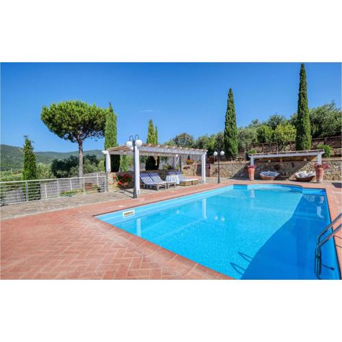 Awesome Home In Castiglione Della Pesc