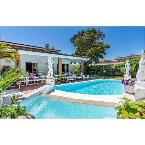 Awesome Home In Fiumicino With Jacuzzi