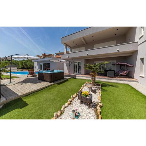 Awesome Home In Kastel Stafilic