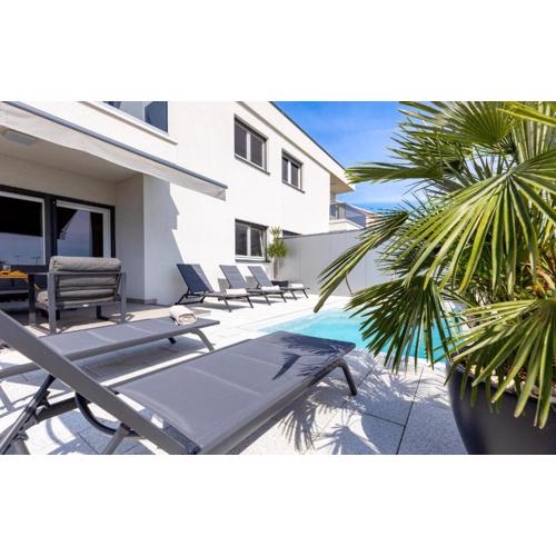 Awesome Home In Kastel Sucurac