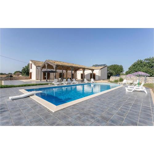Awesome Home In Ragusa With Wifi