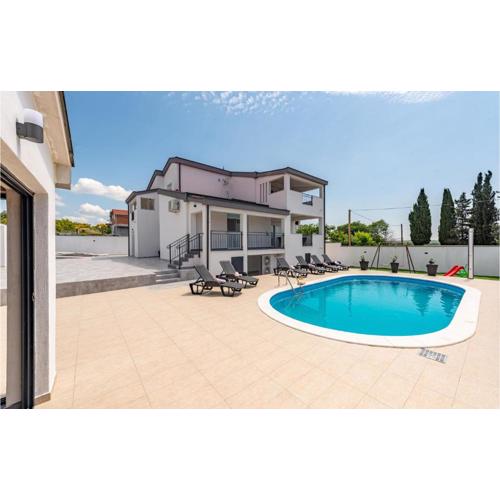 Awesome Home In Zadar With Wifi