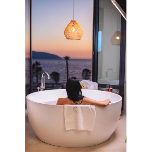 Azar Luxury Suites