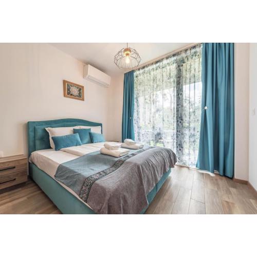 Azur Deluxe Apartment