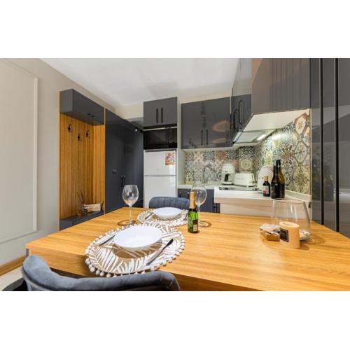 Azur Properties ap 4