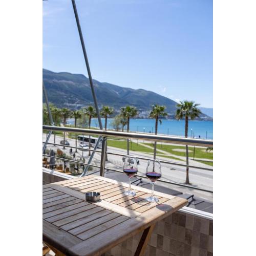 Azure Bliss Seaview Vlore-KeAn Apartment