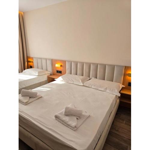 Azure Hotel Dhermi