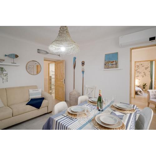 Azurea Home Central & Roomy Flat
