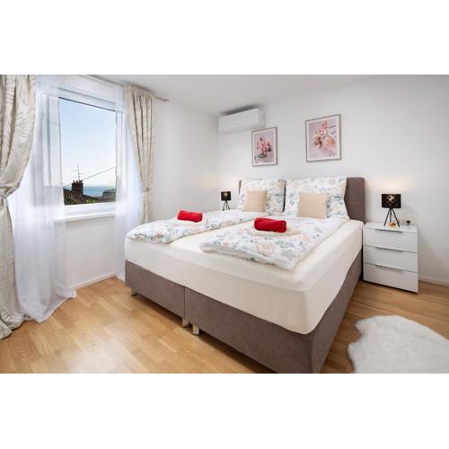 Azureo Apartment with Ocean view
