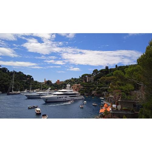 Azzurra holiday home - 850 m al mare - 75 mq - balconata vivibile - wi-fi - pay tv gratis - posteggio auto condominiale non assegnato