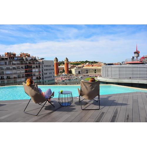 B Hotel