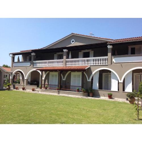 Babis Apartments & Studios Iremia