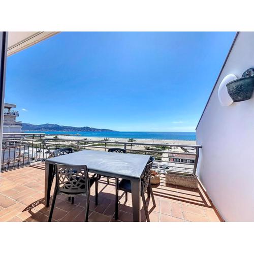 Bahia II 605 - Magnifivo piso vista al mar de 2 ha