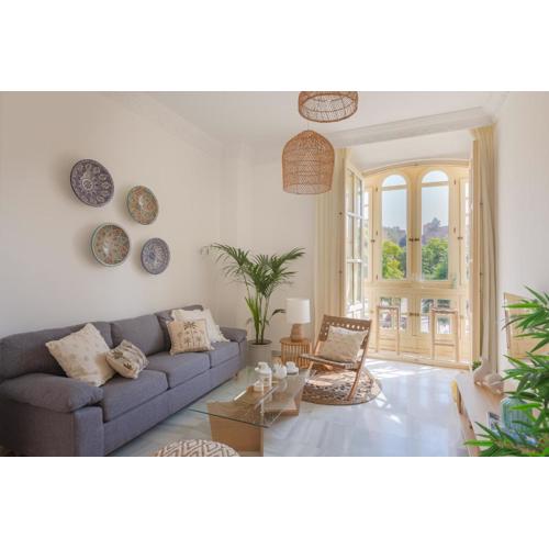 Balcón de Picasso: Bright apartment with incredible views