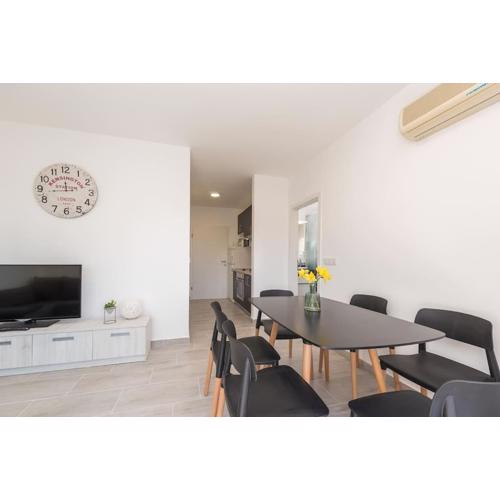 Balen 1. modern ap.close to the beach &city center