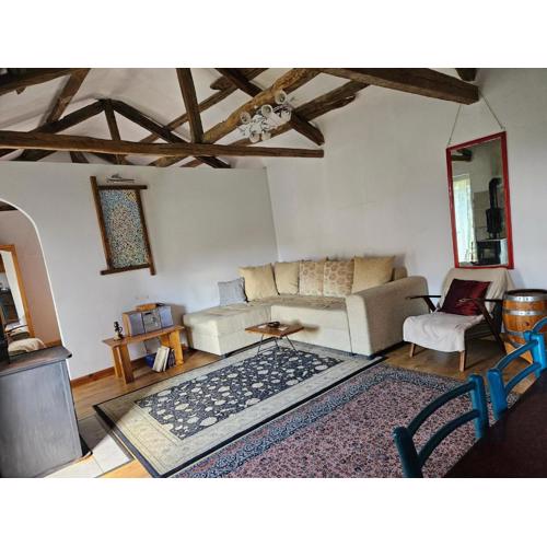 Balkan Barn