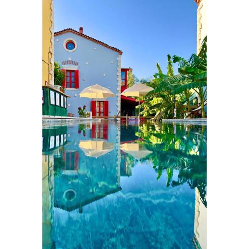 Banana Alaçatı Food & Stay - Adults Only